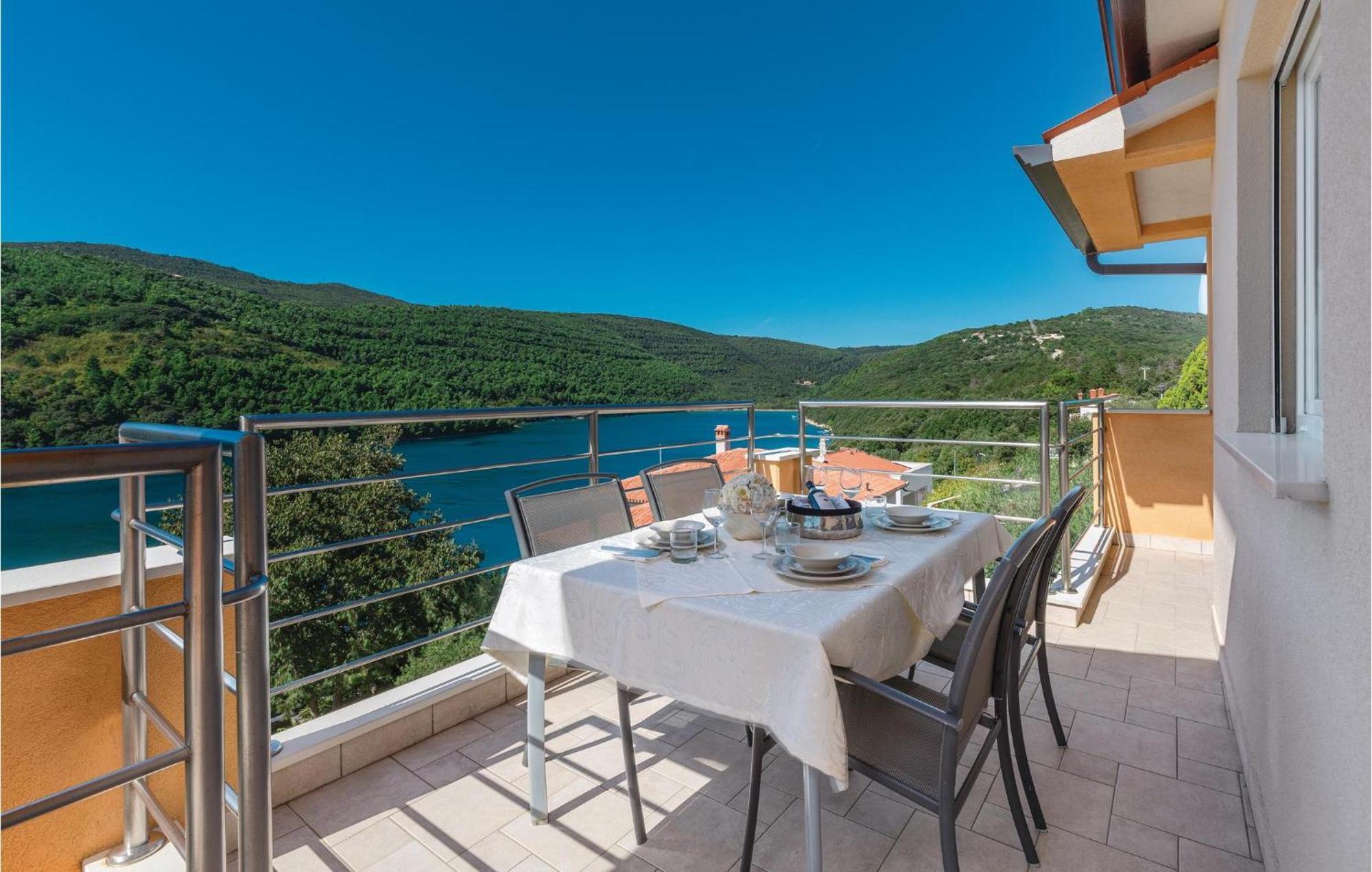 Gorgeous Apartment In Labin With Kitchen المظهر الخارجي الصورة