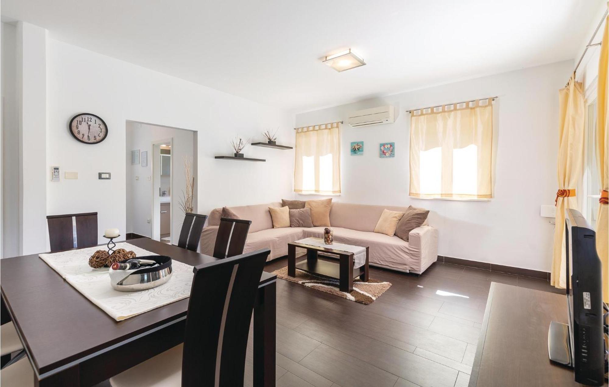 Gorgeous Apartment In Labin With Kitchen المظهر الخارجي الصورة